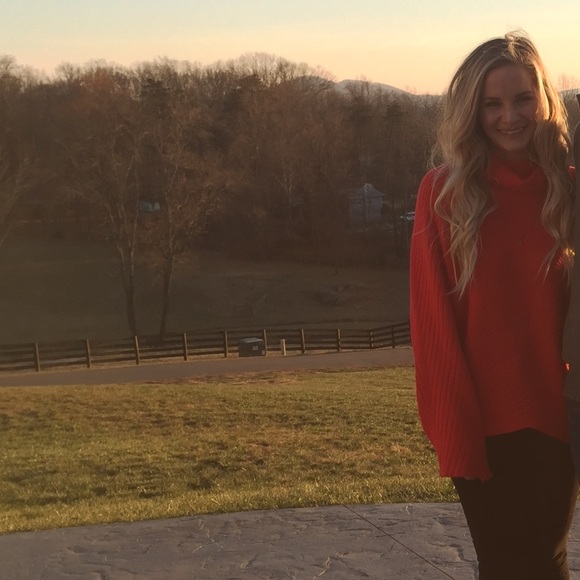 Meet your Posher, Cally - Picture 2 of 2